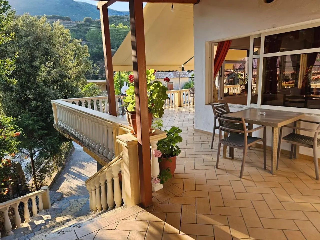 Hotel Petro Avlonya