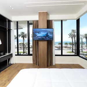 4* Hotel Adore